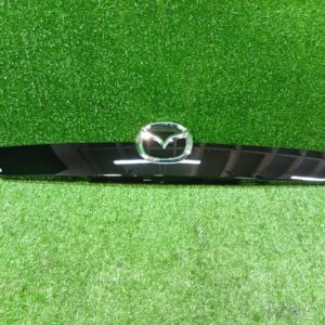 MAZDA PREMACY Rear Garnish / Moulding TAILGATE CENTRE CW 2010-2018