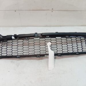 MAZDA AXELA / MAZDA 3 Grille BUMPER GRILLE CENTRE BK HATCH 2.3 MPS 2006-2009