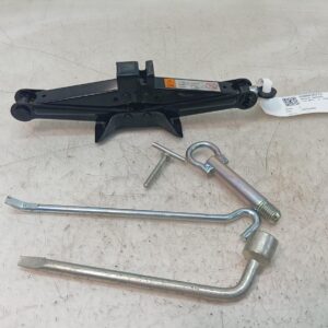 MAZDA DEMIO / MAZDA 2 Jack And Tool Kit DE SERIES 2007-2014