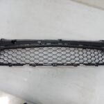 MAZDA AXELA / MAZDA 3 Grille BUMPER GRILLE CENTRE BK HATCH 2.0 2006-2009