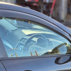MAZDA AXELA / MAZDA 3 Right Front Door Window Glass BL 2009-2013