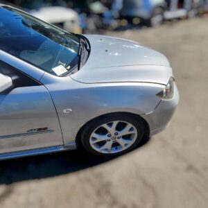 MAZDA AXELA / MAZDA 3 Right Front Guard BK SEDAN W SKIRT TYPE 2003-2009